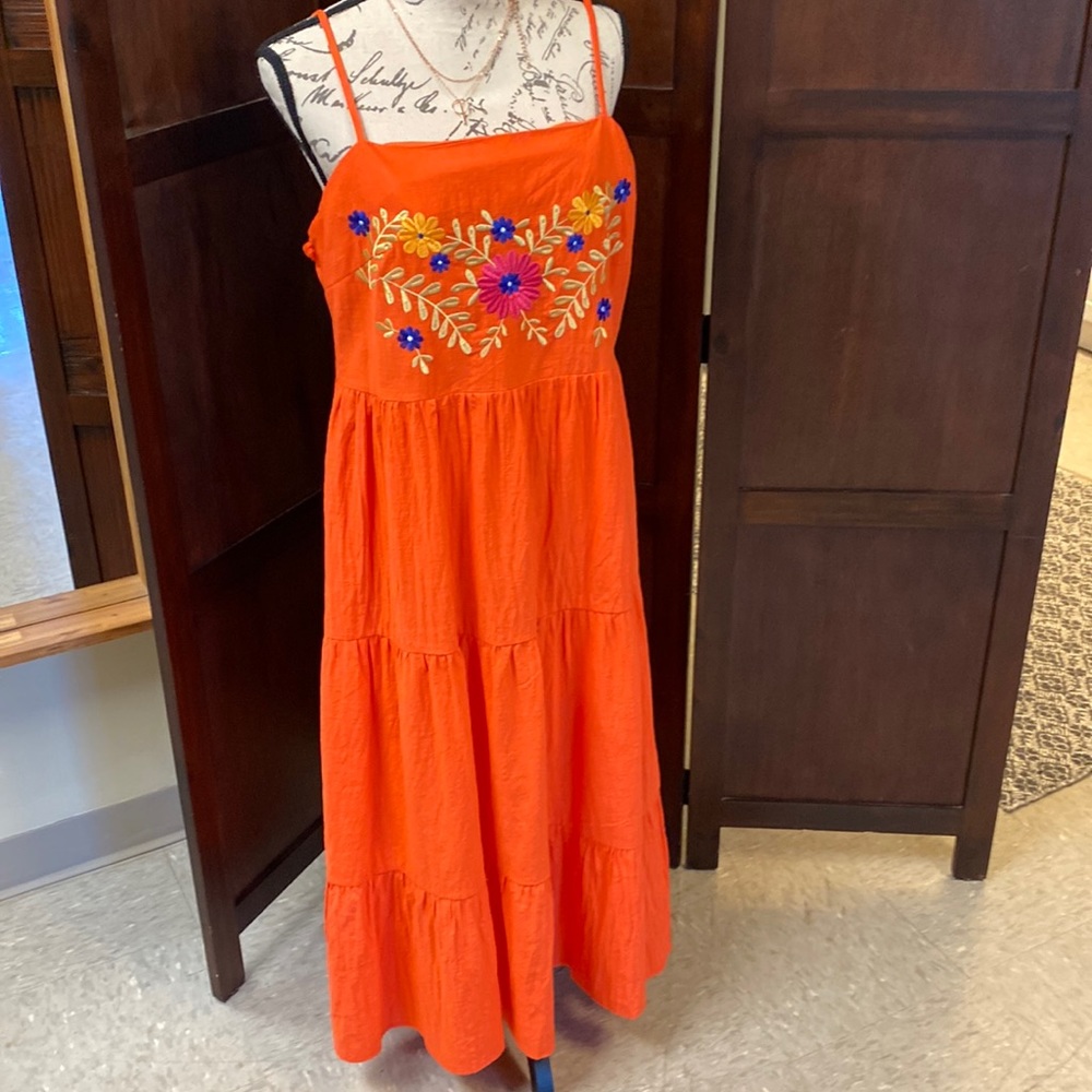 Beautiful embroidery spaghetti strap dress